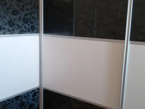 Klizna vrata s ukrasnim crnim staklom - Zagreb